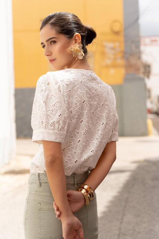 Broderie top size 10