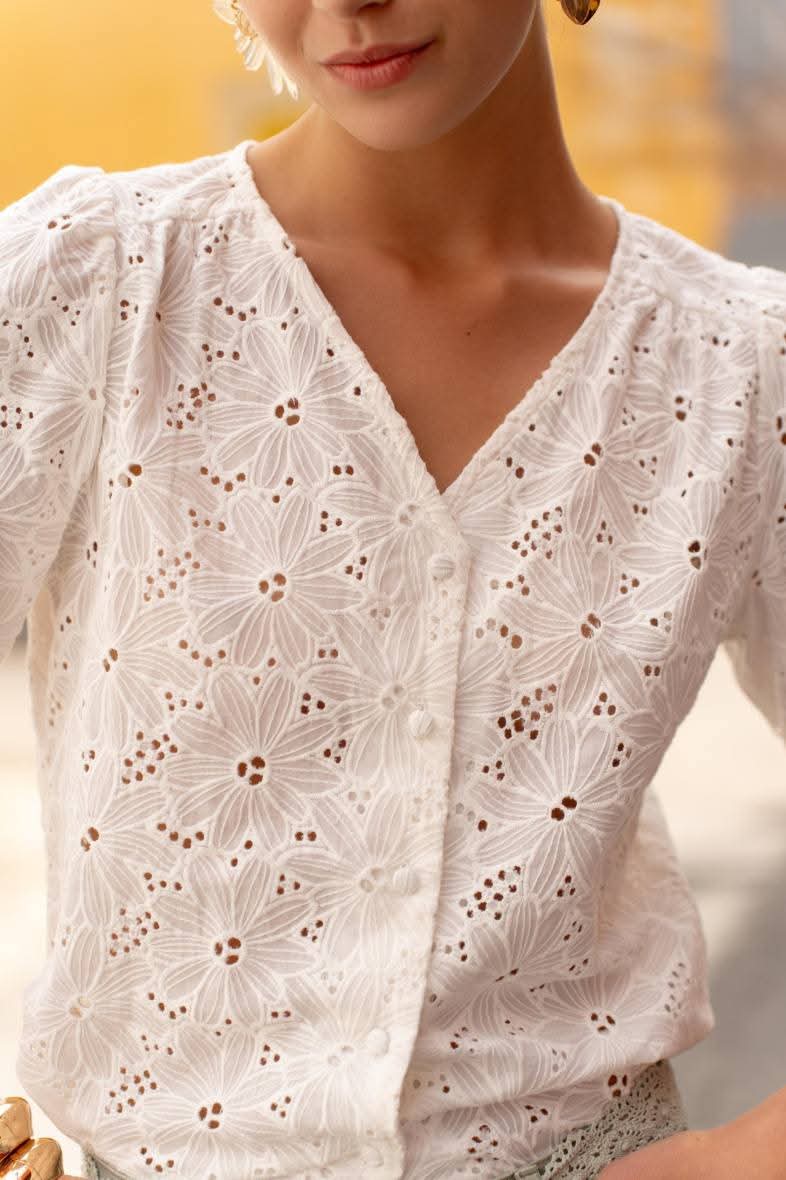 Broderie top size 10